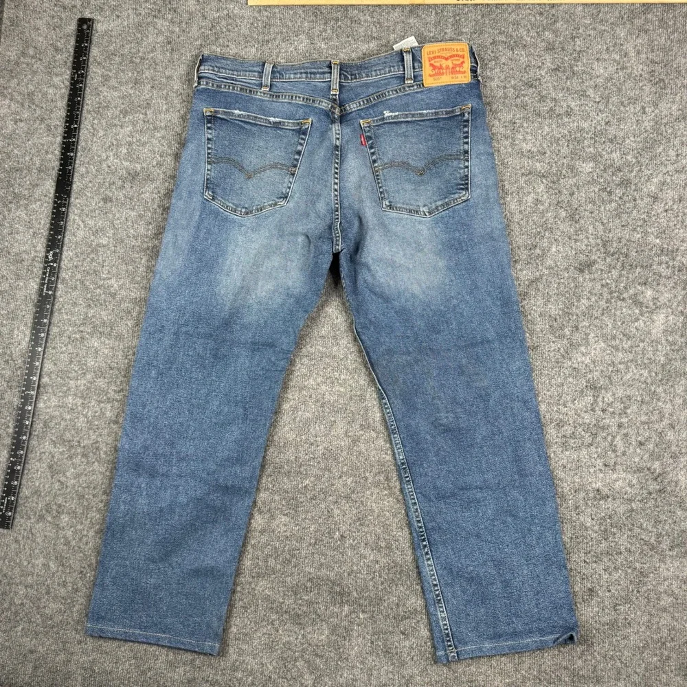 Levi's Jeans Mens Size W38 505 Regular Fit Medium Wash Blue Denim Stretch Casual